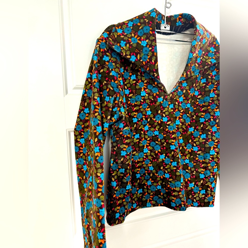 Vintage handmade 70’s corduroy long sleeve v neck shirt with collar